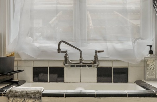 Cherry Street Otro | Jp's House of Music- 5 min from Downtown