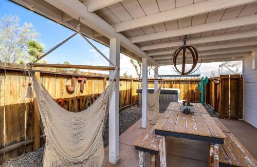 Yucca Valley Casa | JT Cottage