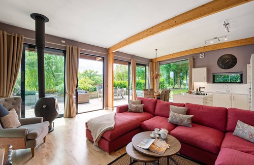 Richmond Cabaña | Jules - a lodge that sleeps 6 guests in 3 bedrooms