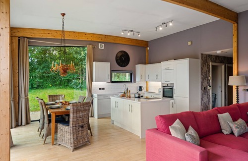 Richmond Cabaña | Jules - a lodge that sleeps 6 guests in 3 bedrooms