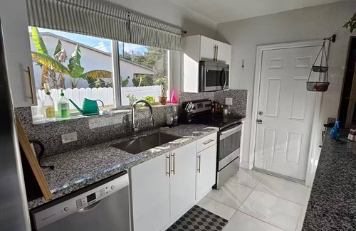 Golden Glades Casa | Jungle Inspired Home