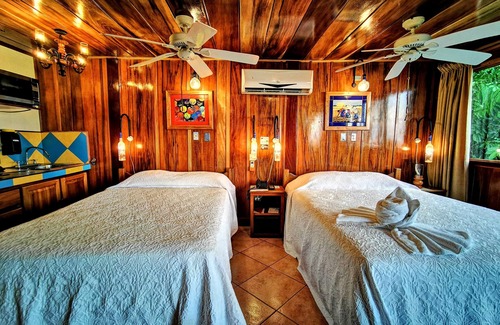 Manuel Antonio Complejo | Jungle & Ocean Studio Apartments w Resort Amenities Manuel Antonio Park