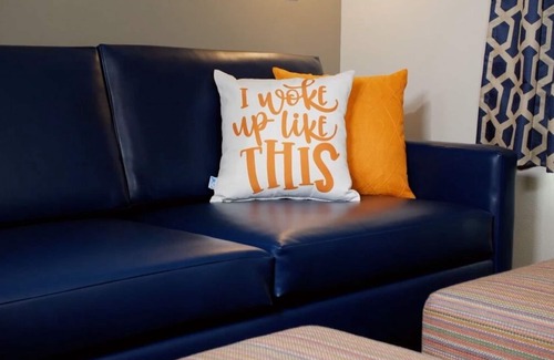 Circleville Complejo | Junior King Suite with Patio at The Kartrite Resort and Indoor Waterpark!