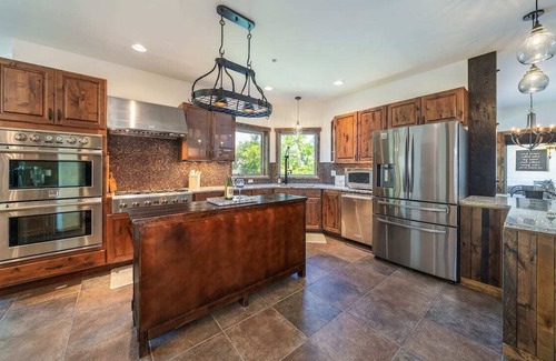 Orondo Casa | Juniper Hill Columbia River w/Hot Tub & Swim Spa