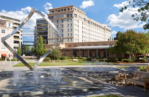 Cupertino Hotel | Juniper Hotel Cupertino, Curio Collection by Hilton