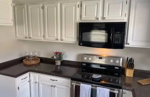 Lenoir City Casa | Juniper House - in the Heart of Downtown LC!