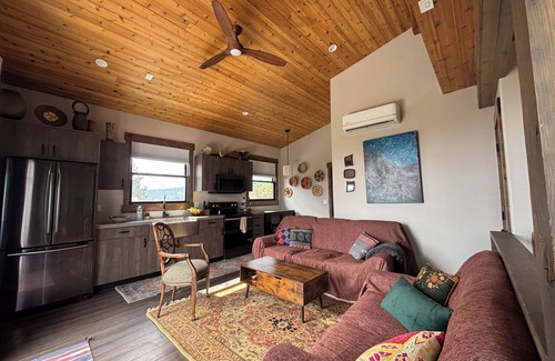 Boulder Cabina | Juniper House: Your Serene Boulder, Utah Mountain Retreat