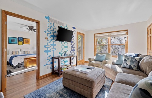 Michiana Casa | Juniper Presents Awsme Vacay Spot: Firepit, BB Hoop, Games + 2 min. Walk 2 Beach