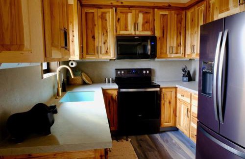 Orderville Casa | Juniper Ridge Luxury Two-bedroom Casita Zion E