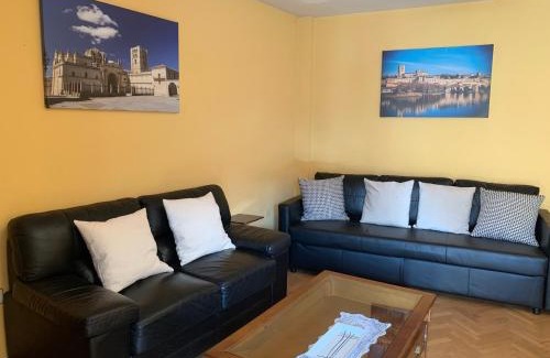 Zamora Apartamento | Junto a la Catedral, con parking privado gratis