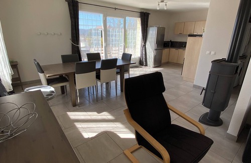 Marigny Casa | JURA - Lac de Chalain - Recent house with swimming pool PMR 6 persons