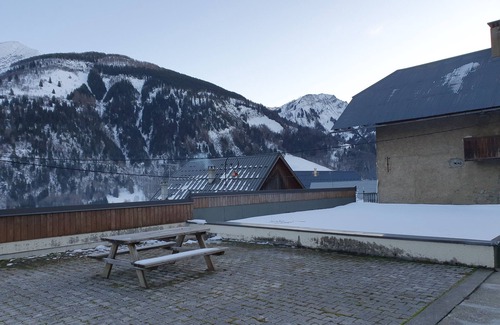 Saint-Colomban-des-Villards Apartamento | Vrbo Property