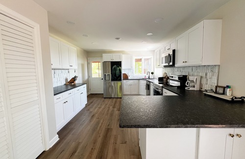 Elizabeth Casa | Just rehabbed, amazing views on 300 acre ranch, animals, trails, hottub, pond