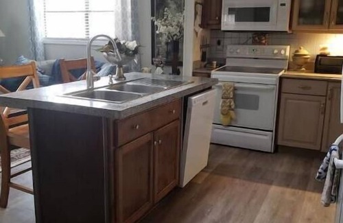 Chatuge Village Casa | JUST RIGHT SIZE HOME. WATCH LAKE FROM PORCH