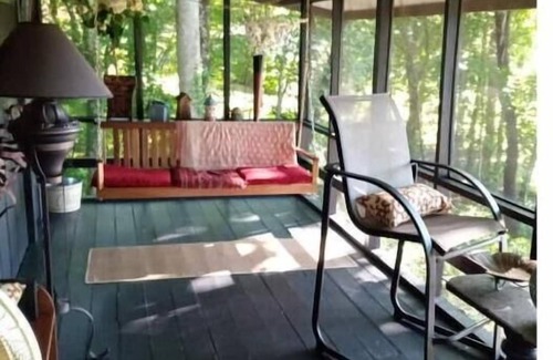 Chatuge Village Casa | JUST RIGHT SIZE HOME. WATCH LAKE FROM PORCH