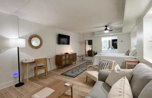 Airlie Apartamento | Just Shy of the Bridge - Waterway Condo 110