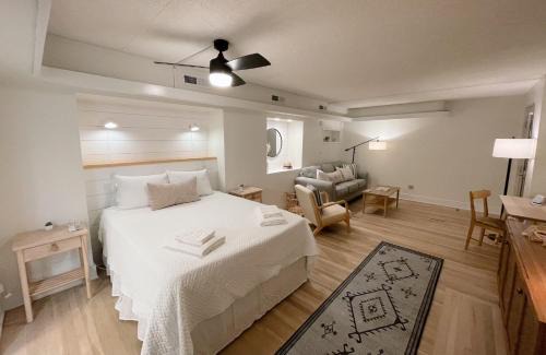Airlie Apartamento | Just Shy of the Bridge - Waterway Condo 110