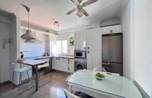 San Pablo D y E Apartamento | K.C 727 - Apartment near the train station great location