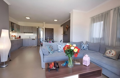 Karavomylos Apartamento | K for Kefalonia con vistas al mar, jardín y terraza.