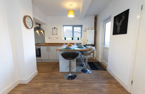 Newark upon Trent Casa | K Suites - Unique 4 bed House w/ free parking
