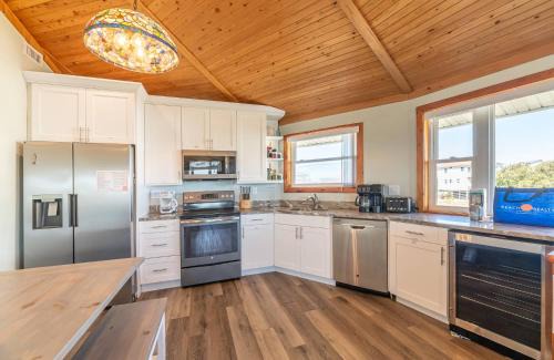 Kitty Hawk Casa | K0135 Roundabout Resort - Oceanside, Pet Friendly, Pool, Hot Tub