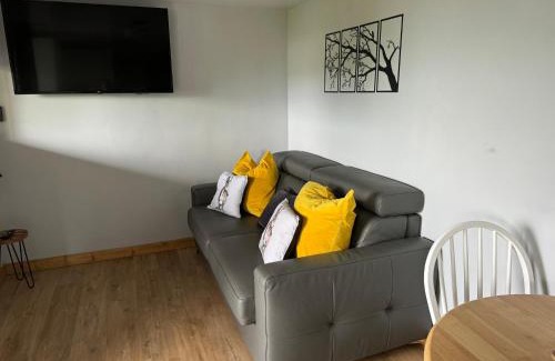 Ammanford Chalet De Esquí | Kabin in the woods with Hot Tub