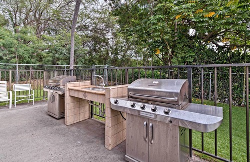 Historic Kailua Village Apartamento | Kailua-kona Condo w/ Lanai, Walk to Beach + Pier!