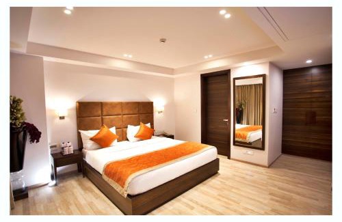 Jasola Hotel | Kaisons Inn (Near Apollo Hospital)