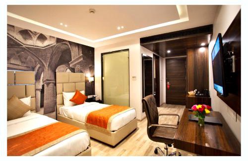 Jasola Hotel | Kaisons Inn (Near Apollo Hospital)