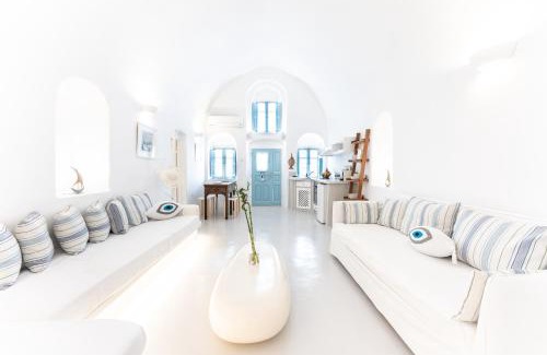 Pyrgos Casa | Kalamia Cave House