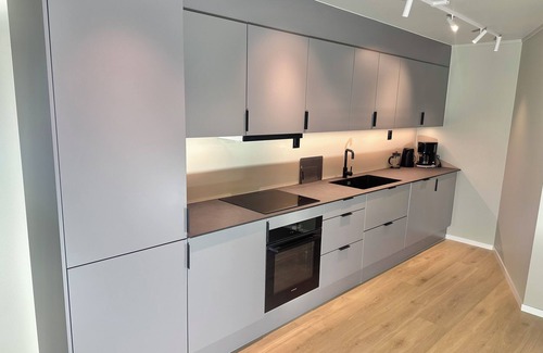 Tromso Apartamento | Kaldfjord Aurora Apartments New. Parking. Nice neighborhood close to mountain