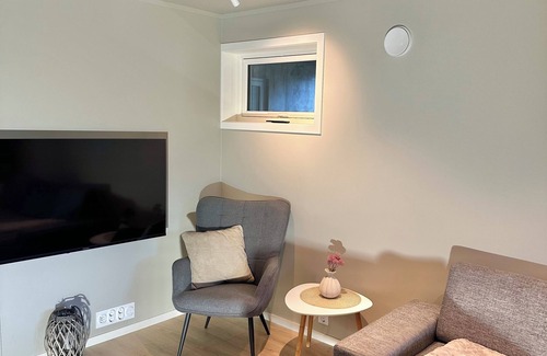 Tromso Apartamento | Kaldfjord Aurora Apartments New. Parking. Nice neighborhood close to mountain