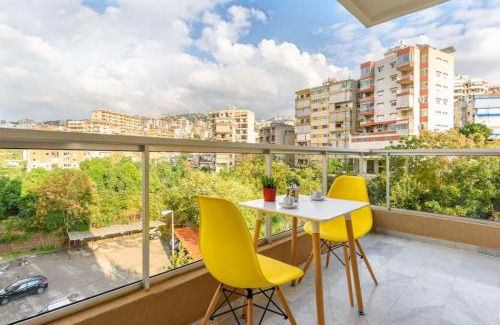 Antelias Apartamento | Kali - Charming 2-BR Apt & Balcony in Antelias