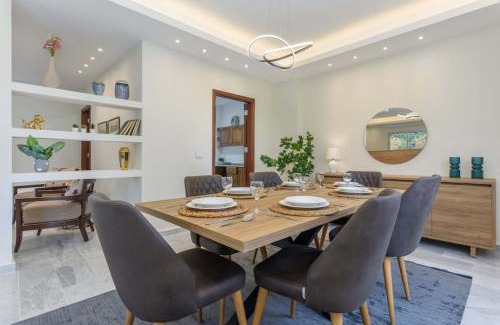Antelias Apartamento | Kali - Charming 2-BR Apt & Balcony in Antelias