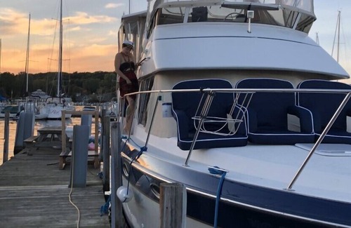 Douglas Alquiler De Eote | Kalisha Yacht Carver 35