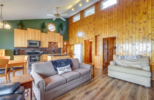 Kalkaska Cabina | Kalkaska Retreat: Private Hot Tub, Dock, Fireplace