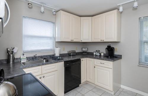 Kettering Casa | Kalm Retreat Peaceful 2br Near The Greene
