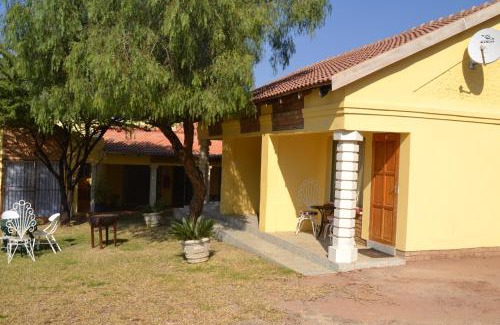 Moses Kotane Casa | Kamogelo Guest House