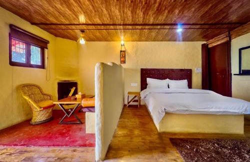 Kanatal Complejo | Kana Mud An Ethnic Village Resort - Beautiful View of Gangotri Mountains