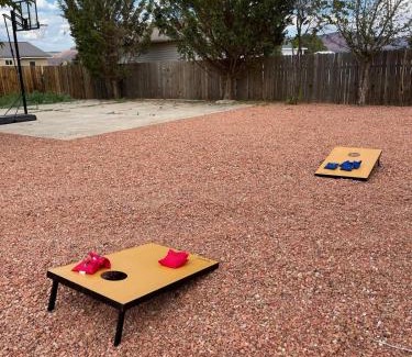 Kanab Casa | Kanab home with HUGE fenced in backyard-Pets Welcome