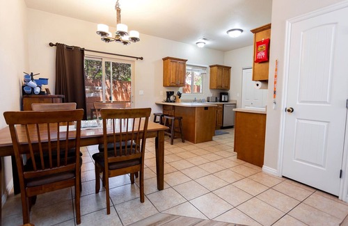 Kanab Casa | Kanab Vacation Rental Condo, Pool, Hot Tub, Gym, 3BR 2BA Close to Zion NP!