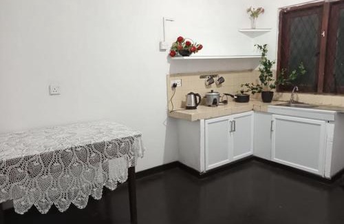 Katugastota Casa | Kandyan Grey