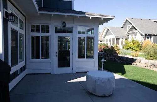 Okanagan-Similkameen Casa | Kannen Cove 5 Bedroom Lake Cottage