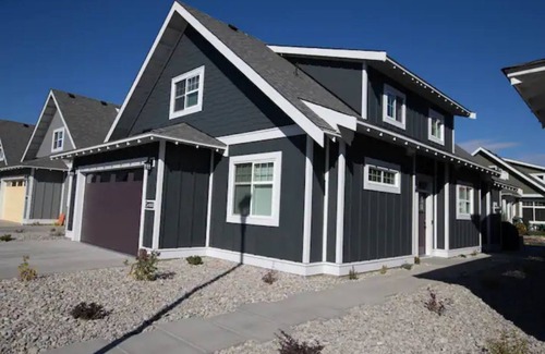 Okanagan-Similkameen Casa | Kannen Cove 5 Bedroom Lake Cottage