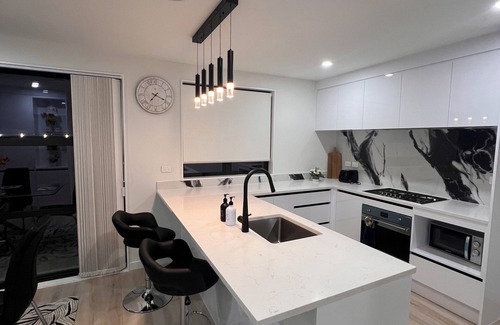 Takanini Casa | Kapia House,Great location for Airport, Botanical Garden, Town Centre.