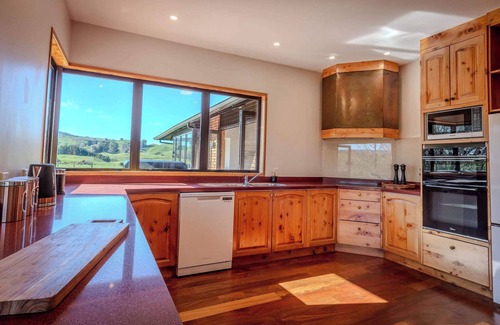 Ngakuru Casa | Karapiti Lodge - Stunning Rural Getaway