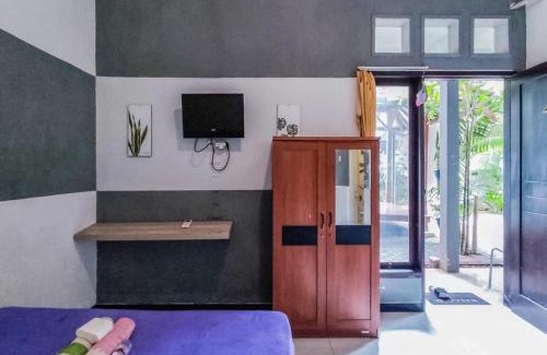 Probolinggo Hotel | Kartini Guest House near Alun Alun Probolinggo