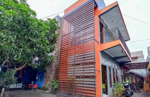 Probolinggo Hotel | Kartini Guest House near Alun Alun Probolinggo