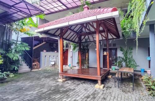 Probolinggo Hotel | Kartini Guest House near Alun Alun Probolinggo