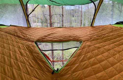 Antsla Parish Otro | Karula Stay - Exclusive Cliffside Camper & Floating Treetent Experience